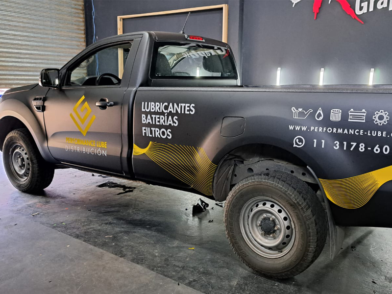 Ploteo completo camioneta de carga vinilados para publicidad — Buenos Aires