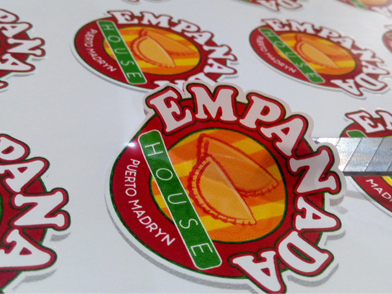 Impresion con corte personalizado etiqueta adhesiva