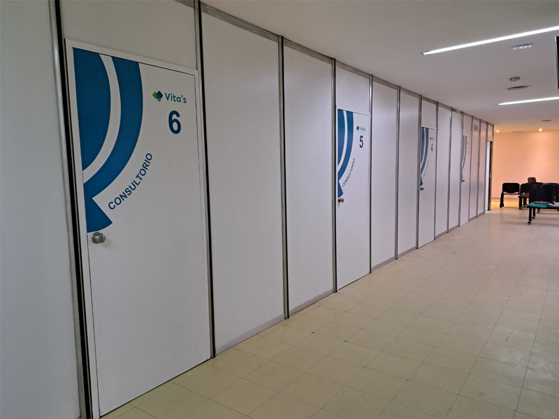 Vinilo de corte para puertas consultorio